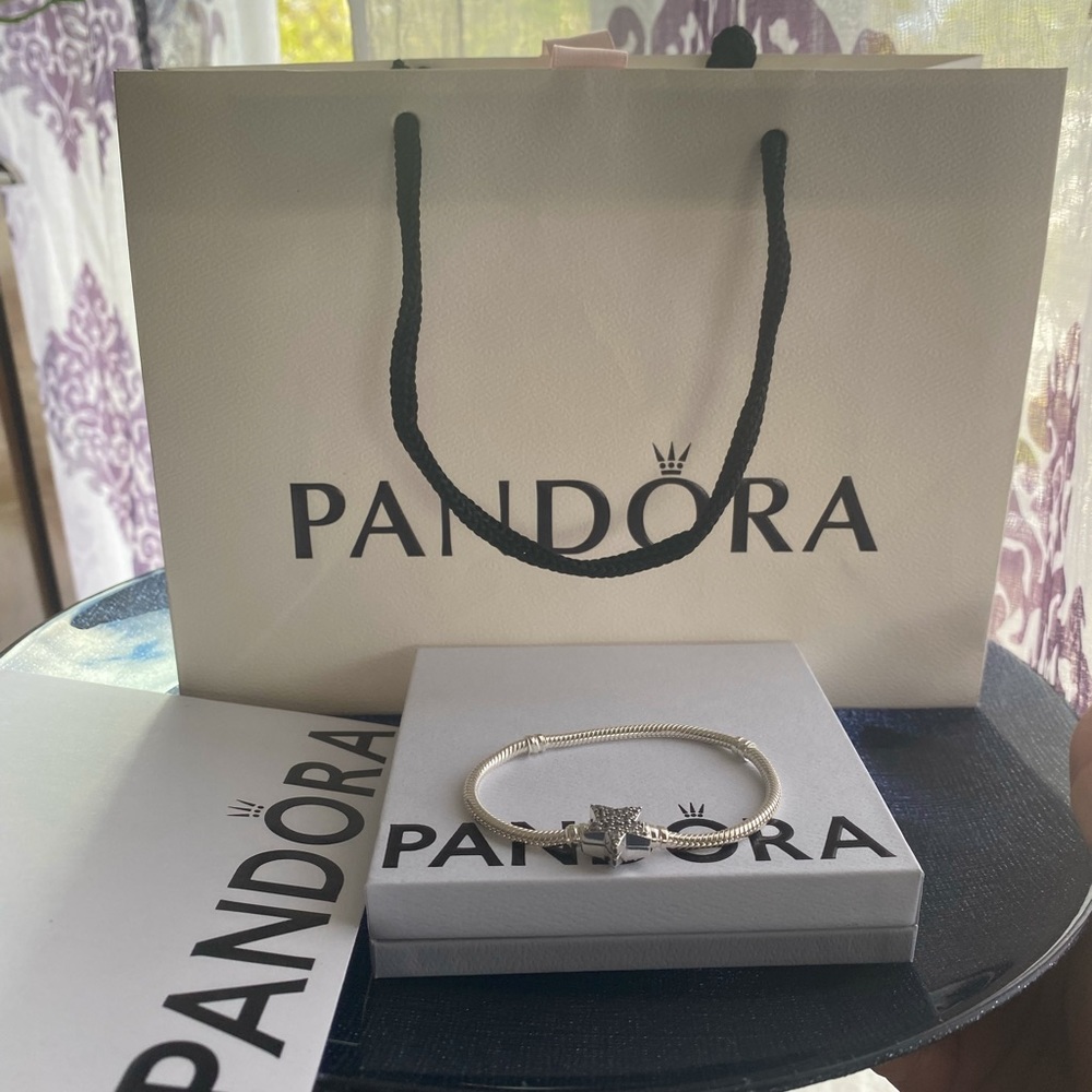 Pandora Sterling Silver moments bracelet. Star charm